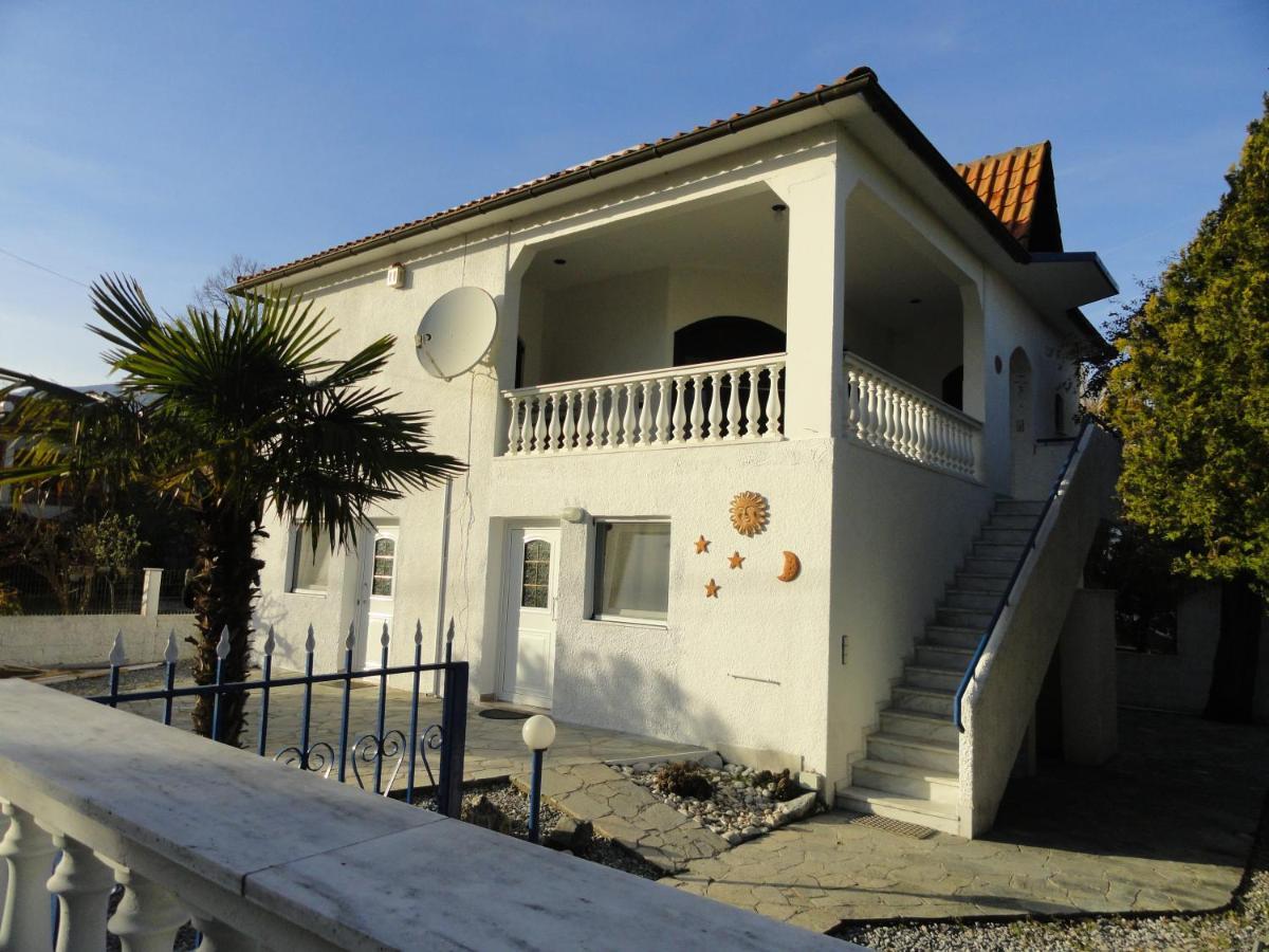 Апартаменты Delfini House Аспровальта Экстерьер фото